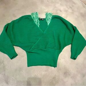 ☘️Green V-Neck Cropped Sweater with Lace Detail & Batwing Sleeves